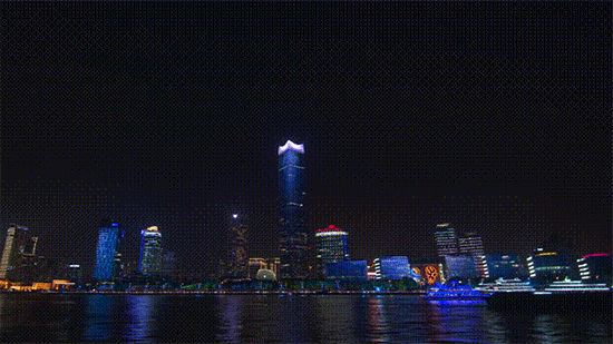 上海魅力燈光秀慶祝進(jìn)博會