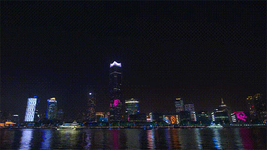 上海魅力燈光秀慶祝進(jìn)博會